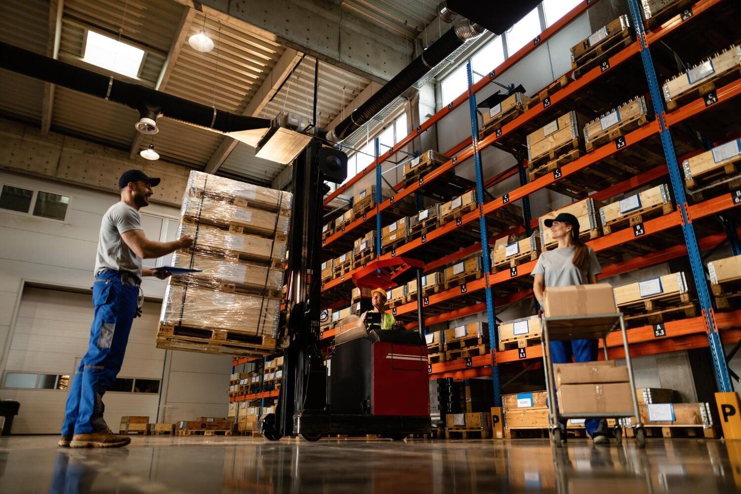 How UK Fulfillment Centres Handle Seasonal Demand Spikes
